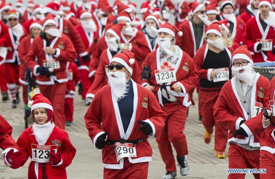 CANADA-ONTARIO-HAMILTON-SANTA 5K RUN