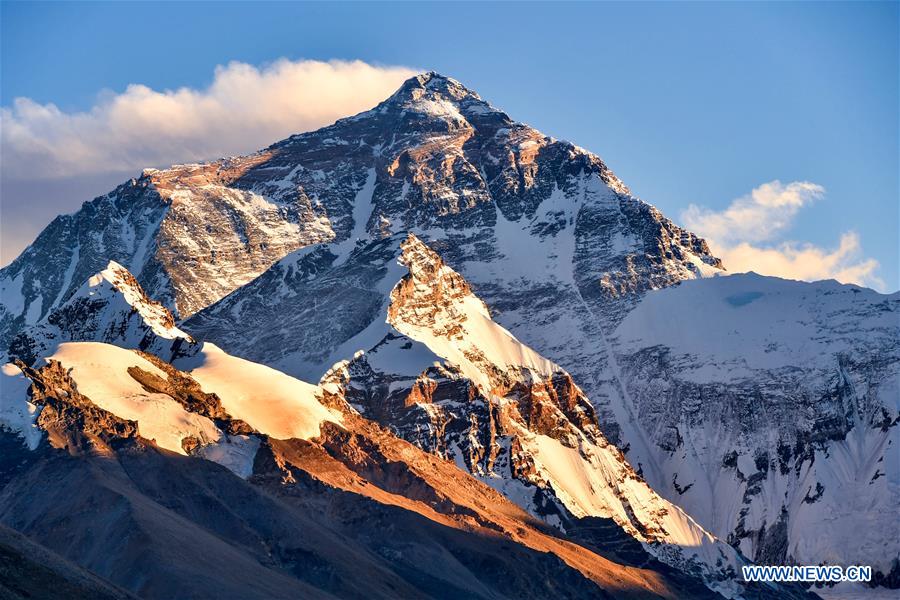 CHINA-TIBET-MOUNT QOMOLANGMA-SCENERY (CN)