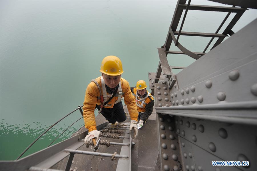 #CHINA-HUBEI-BRIDGE-INSPECTION (CN)