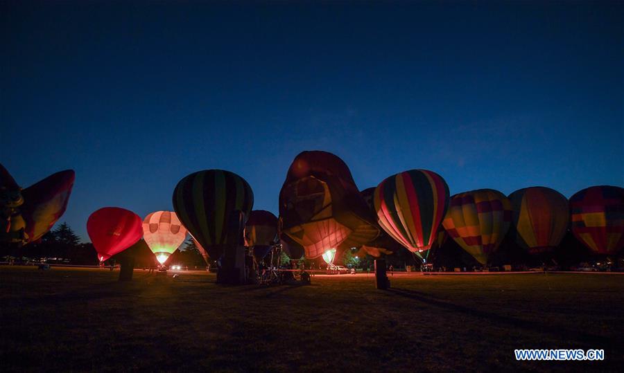 NEW ZEALAND-HAMILTON-HOT AIR BALLOON FESTIVAL-NIGHT GLOW