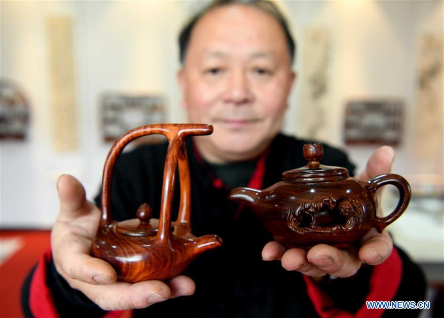 CHINA-ANHUI-WOODEN POT-CRAFT (CN)