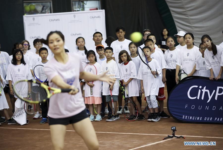 (SP)U.S.-NEW YORK-TENNIS-HALL OF FAME-LI NA