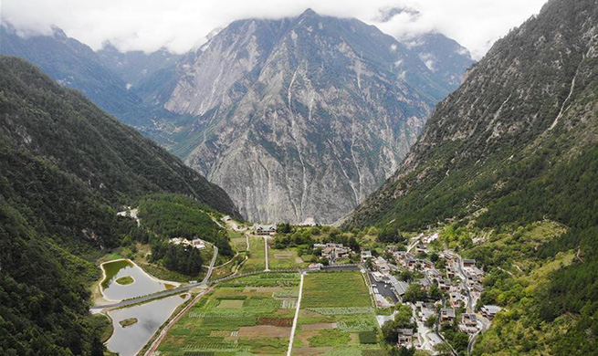 Across China: A mountain tunnel built for 147 people