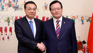 Li Keqiang meets with ROK National Assembly speaker