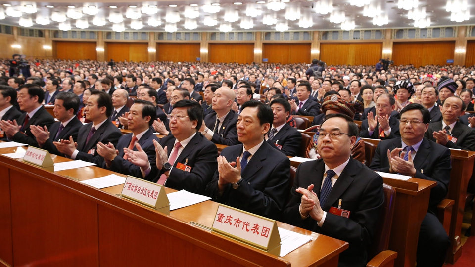 十三届全国人大一次会议举行第五次全体会议